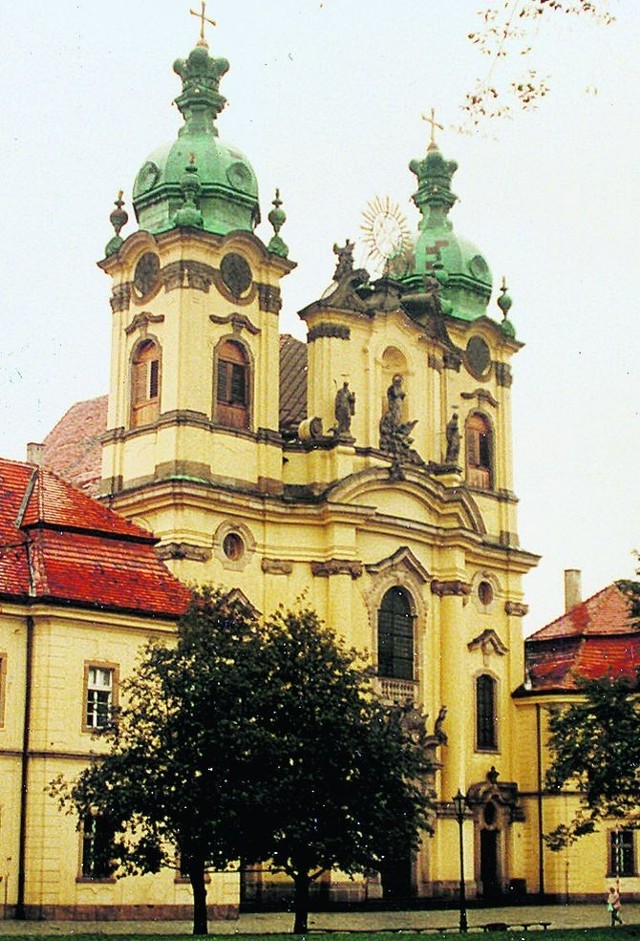 Barokowy kościół św. Jadwigi Śląskiej w Legnickim Polu