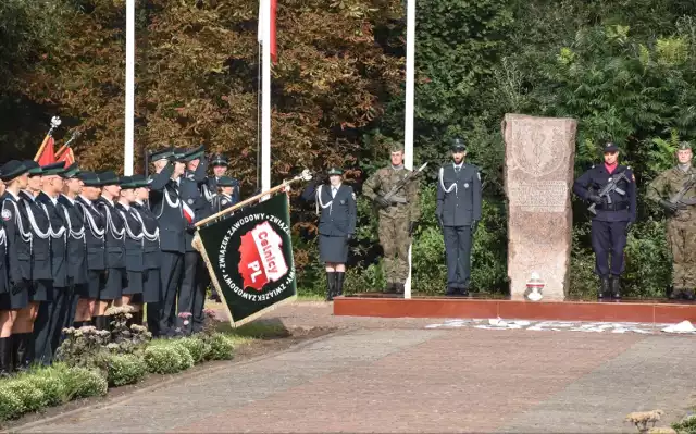 Główne malborskie obchody 84 rocznicy wybuchu drugiej wojny światowej odbyły się przy Pomniku Celników Polskich w Kałdowie.