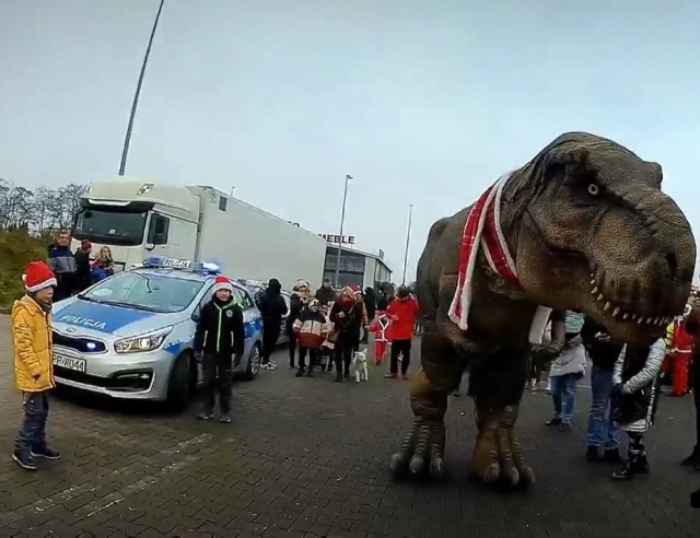 Dinozaur, którego można spotkać w Sosnowcu i Mysłowicach jest wierną kopią Tyranozaura.