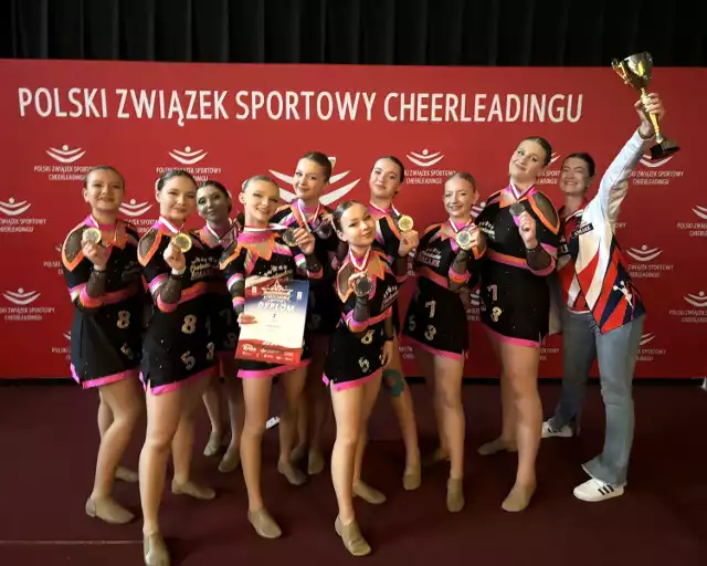 Tancerki z Cheerleaders Simare Piotrków Trybunalski wicemistrzyniami Polski