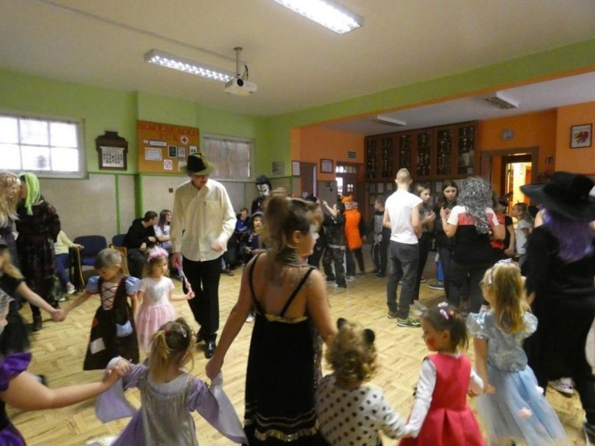 Bal karnawałowy w szkole w Parsęcku koło Szczecinka. Była świetna zabawa [zdjęcia]