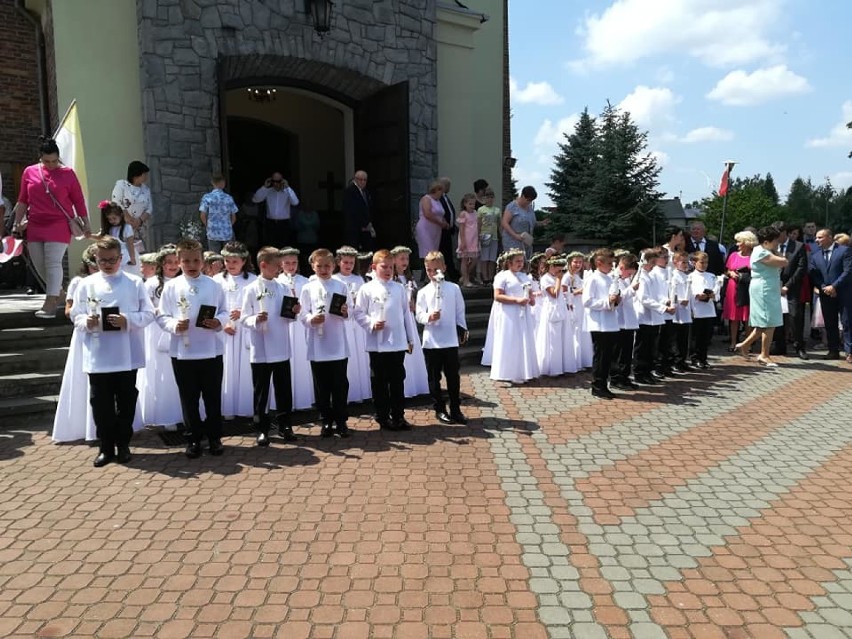 Komunia święta w Ostrowach nad Okszą FOTO     