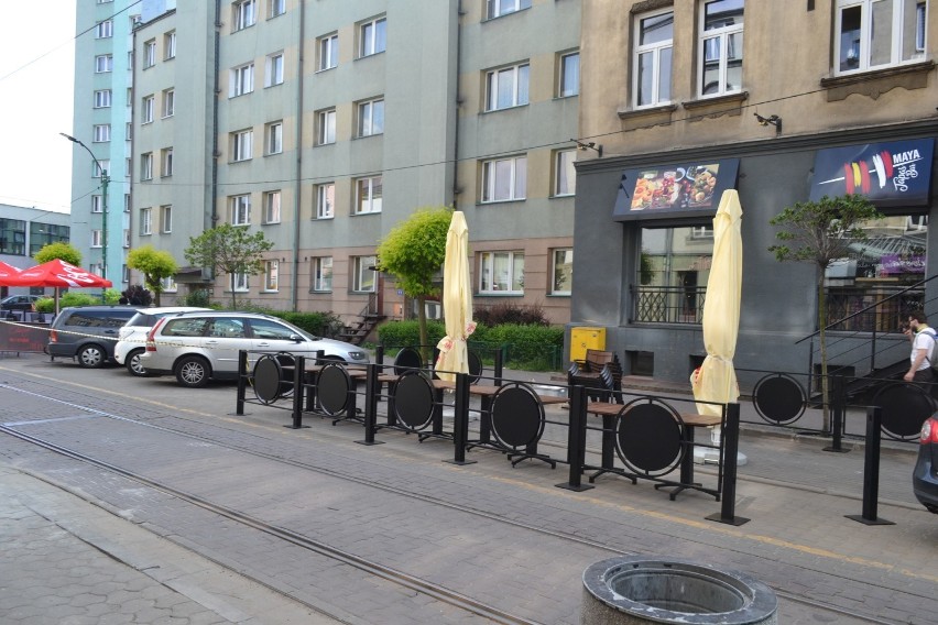 Ogródki gastronomiczne na ulicy Małachowskiego w Sosnowcu...