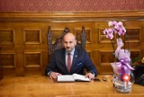 Wotum zaufania oraz absolutorium dla burmistrza Grodziska Wielkopolskiego, Piotra Hojana