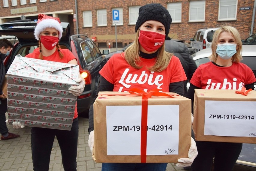 W reżimie sanitarnym, ale z jeszcze bardziej otwartymi sercami. Weekend cudów Szlachetnej Paczki 2020 w Stargardzie. ZDJĘCIA, WIDEO