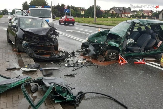 Do koszmarnie wyglądającego wypadku doszło na ulicy Pszczyńskiej w Żorach