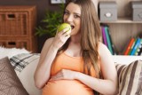 Te wyniki badań zaskakują! Dieta przyszłej matki może chronić mózgi jej... wnuków. W ciąży powinna sięgać po konkretne zioła i owoce