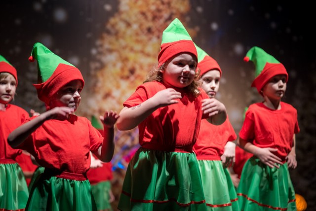 Halo! Halo! Mikołaju - spektakl teatralny i worek słodyczy