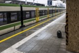Remont dworca Warszawa Zachodnia. Pasażerowie skarżą się, że przecieka dach na nowo otwartym peronie dworca. Wykonawca monitoruje temat