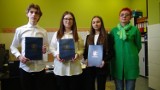 Powiat pleszewski. 15 uczniów nagrodzonych przez starostę za bardzo dobre wyniki w nauce i osiągnięcia sportowe
