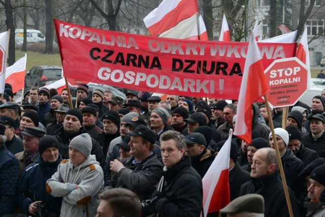 Protest rolników przed Urzędem Wojewódzkim  w Poznaniu