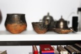Zabytkowe naczynia sprzed 3 tysięcy lat odnalezione w jednym z wilanowskich mieszkań