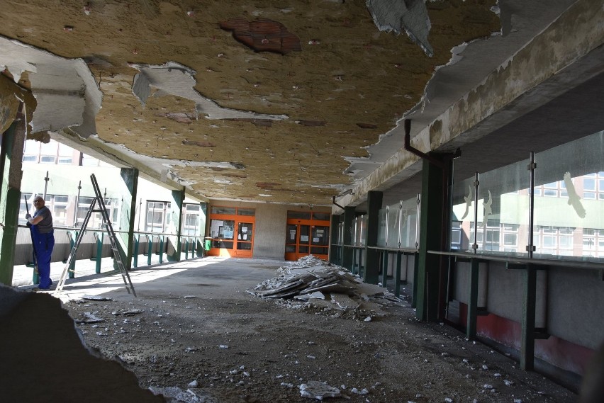 W szpitalu w Rybniku zarwał się fragment dachu. Z pomocą przyszła Jastrzębska Spółka Węglowa
