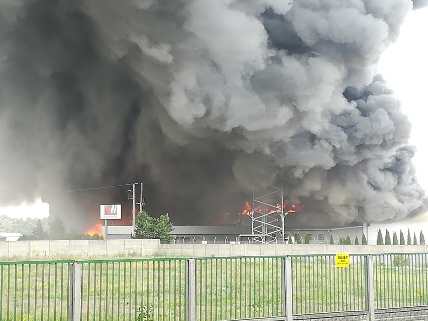 W niedzielę po południu wybuchł pożar w zakładach Ekochem w...