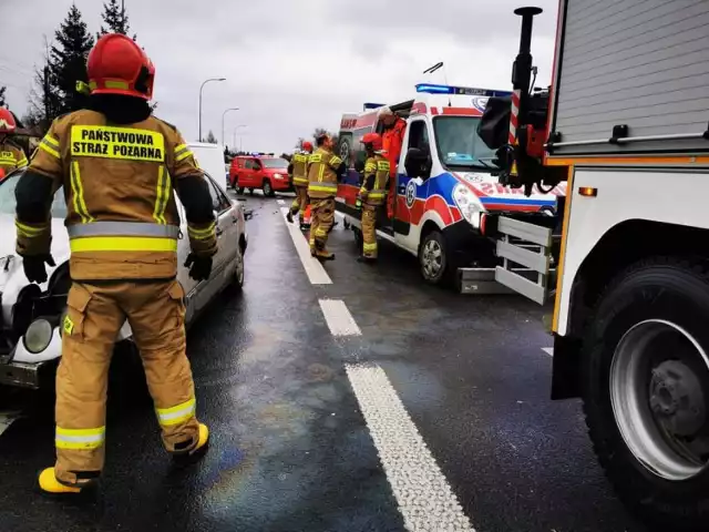 Do groźnie wyglądającego wypadku doszło w Czechach pod Zduńską Wolą, na drodze wojewódzkiej nr 482. Sprawcą wypadku okazał się nietrzeźwy kierowca.