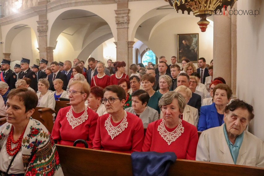 Jubileuszowej mszy świętej w kościele parafialnym...