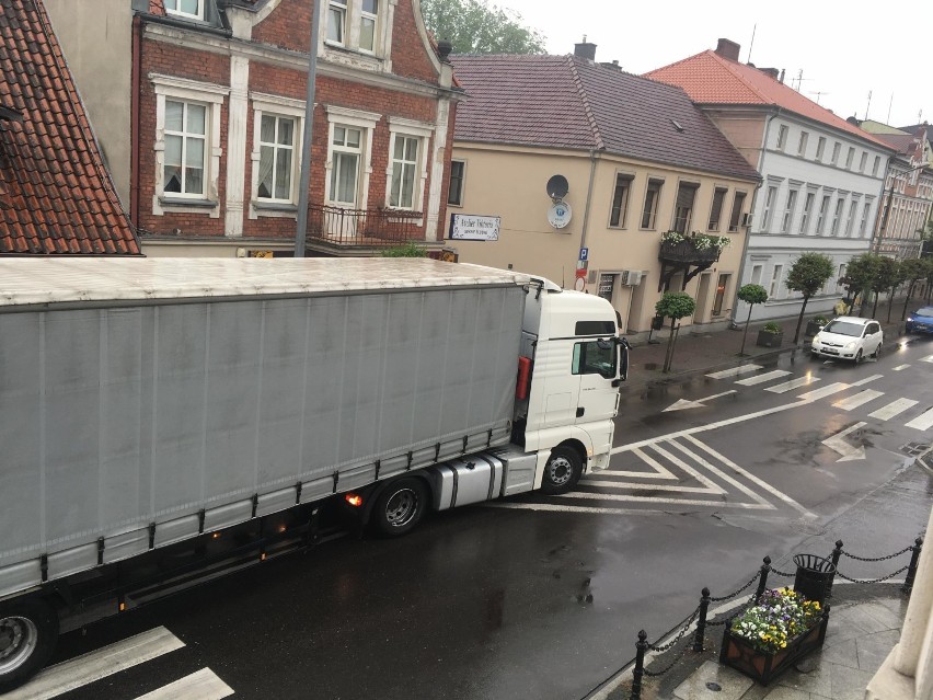 Ciężarówka ponownie wjechała do centrum miasta