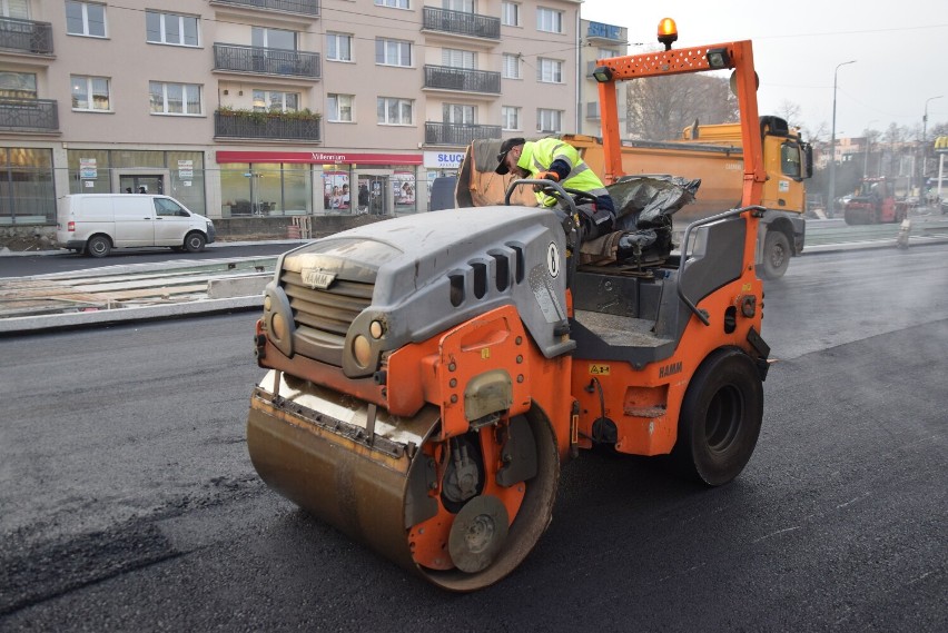 ŚRÓDMIEŚCIE/CENTRUM...