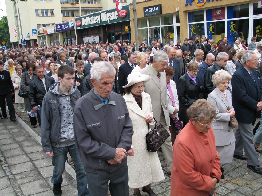 Głogów: Tysiące głogowian na procesjach Bożego Ciała FOTO