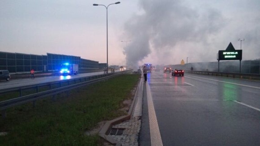 Pożar samochodu na autostradzie A1 obok Włocławka