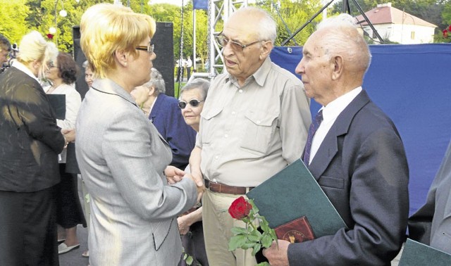 Narcyz Klatka (z lewej) i Eugeniusz Kołodziejczyk starają się od lat podtrzymać pamięć historii wśród młodszych pokoleń wielunian i trafić do świadomości kraju i Europy