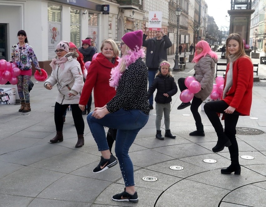 "One Billion Rising" w Szczecinie. Zatańczyły przeciwko przemocy [WIDEO, ZDJĘCIA]