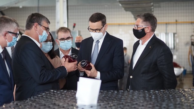 Premier odwiedził zakład firmy Rolnik w Mikołowie; Zobacz kolejne zdjęcia. Kliknij NASTĘPNE, strzałkę lub przesuń palcem >>>