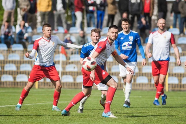 Mecz finałowy Gryf Słupsk - Grom Nowy Staw w środę. W maju w rozgrywkach IV ligi Grom wygrał w Słupsku 2:1