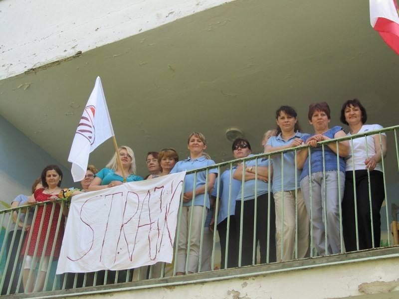 Oława: Strajk w siedmiu placówkach oświaty (ZDJĘCIA)