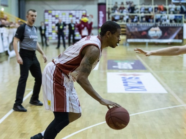 Rod Camphor grał 31 minut, rzucił 24 punkty, miał 7 zbiórek, 3 asysty