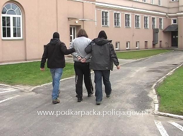 Policyjni antyterroryści z Rzeszowa zatrzymali poszukiwanego [film]