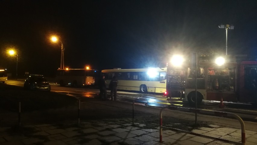 Gniezno: Na ul. Gdańskiej spłonął autobus MPK! [FOTO, VIDEO]