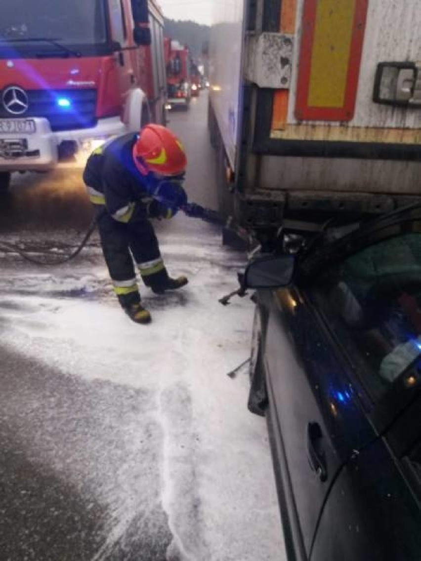 Nowy Sącz. Wypadek na ul. Marcinkowickiej zablokował drogę powiatową Chełmiec - Męcina - Limanowa