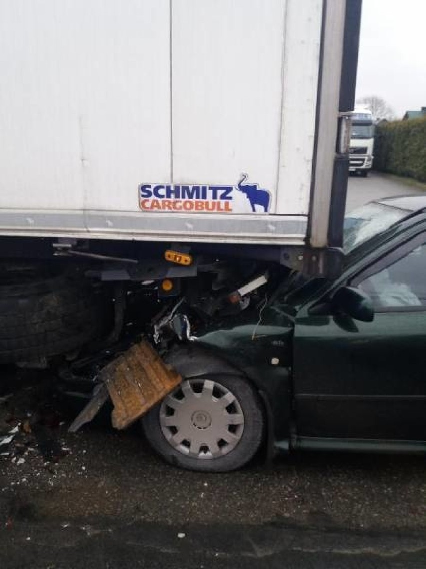 Nowy Sącz. Wypadek na ul. Marcinkowickiej zablokował drogę powiatową Chełmiec - Męcina - Limanowa