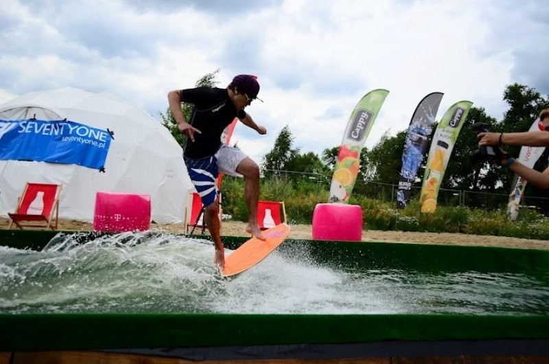 Na Plaży Wilanów otwarto tor do skimboardingu [ZDJĘCIA]