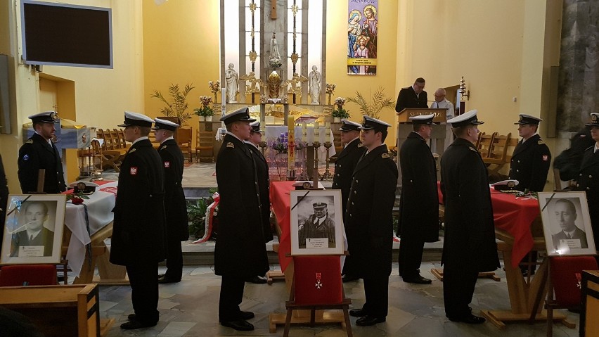 Pogrzeb oficerów Marynarki Wojennej w Helu. Bohaterowie...