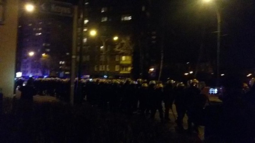 Protest pod sidzibą policji w Sosnowcu zamienił się w zadymę [Zdjęcia]