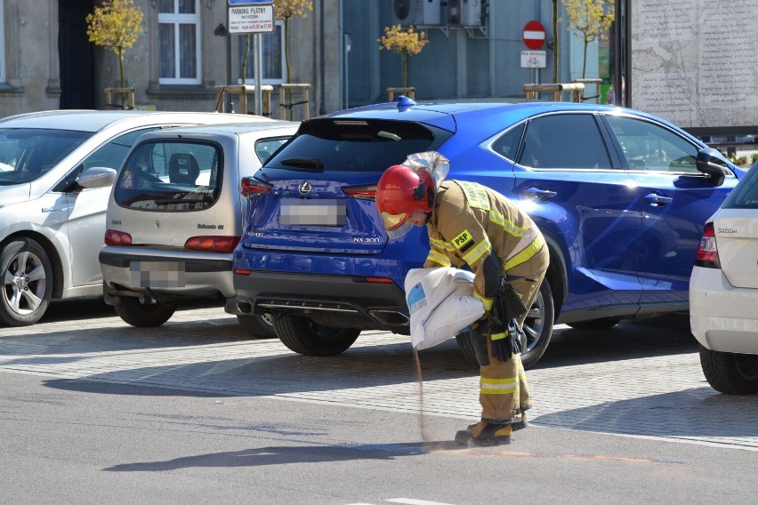 W centrum Sępólna doszło do zderzenia dwóch aut/
