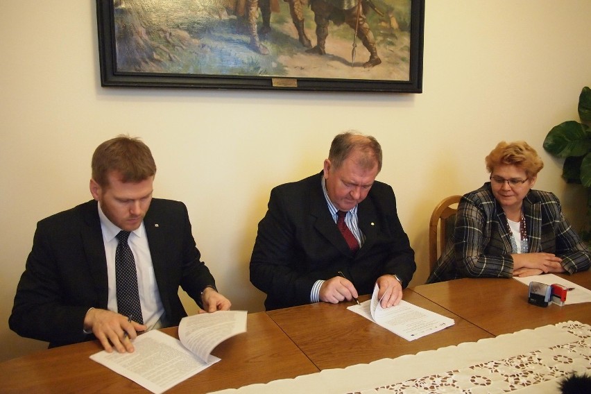 Dziś rano prezydent Gniezna podpisał umowę z Bankiem...