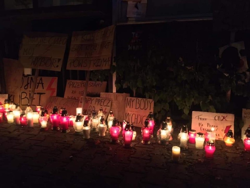 Protest kobiet w mniejszych miastach powiatu stargardzkiego. W środę był marsz przez Chociwel, w piątek będzie przez Ińsko