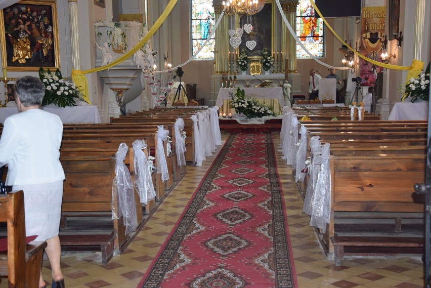 Pierwsza komunia w kościele w Głuchowie