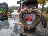Pomimo zamknięcia cmentarzy udało się przygotować je do Święta Zmarłych