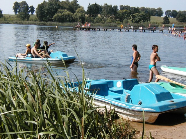 Po jeziorze pływać mogą kajaki, rowery wodne i łodzie do amatorskiego połowu ryb o niewielkiej mocy silnika