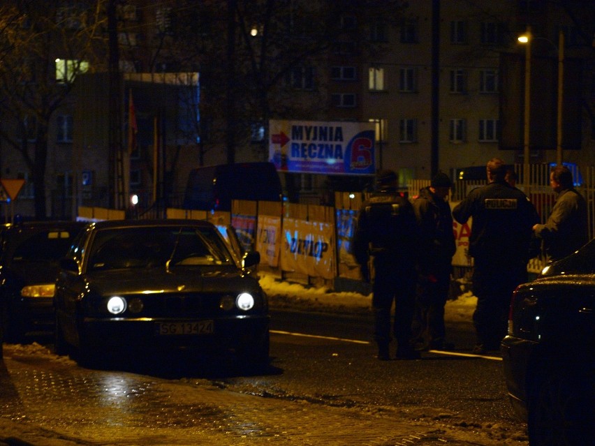 Strzelanina w Gliwicach na Toszeckiej [ZDJĘCIA]: Policjanci ścigali poszukiwanego bandytę