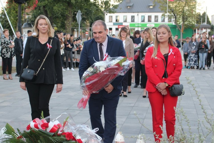 Gminny Dzień Pamięci w Dąbrowie Białostockiej. Władze i mieszkańcy oddali hołd ofiarom wojny