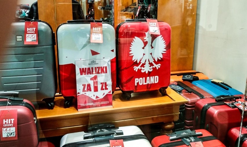 We wtorek pierwszy mecz Polski na mundialu. Widać, że sklepy...