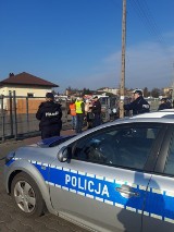 Targowisko w Radomsku znowu czynne. Policja pilnuje porządku