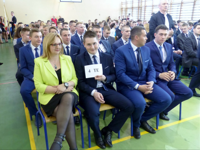 Zakończenie roku szkolnego maturzystów ZSP nr 1 w Sieradzu [ZDJĘCIA
