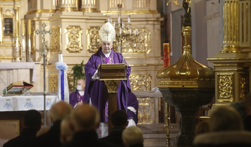 Bp Edward Białogłowski zrezygnował z funkcji biskupa pomocniczego diecezji rzeszowskiej. Nuncjatura Apostolska wydała oficjalny komunikat