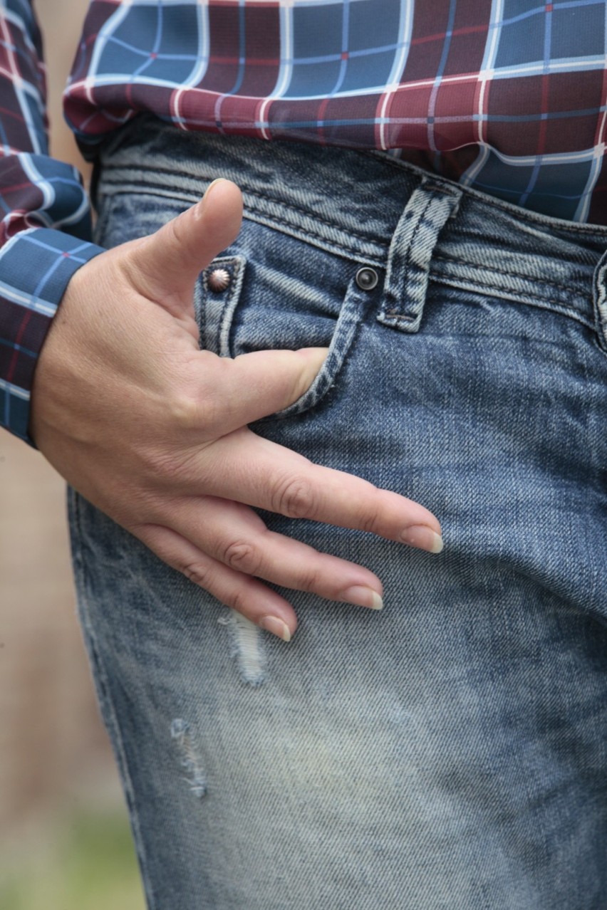 U Ani flanelowa koszula wpuszczona w dżinsy  idealnie...